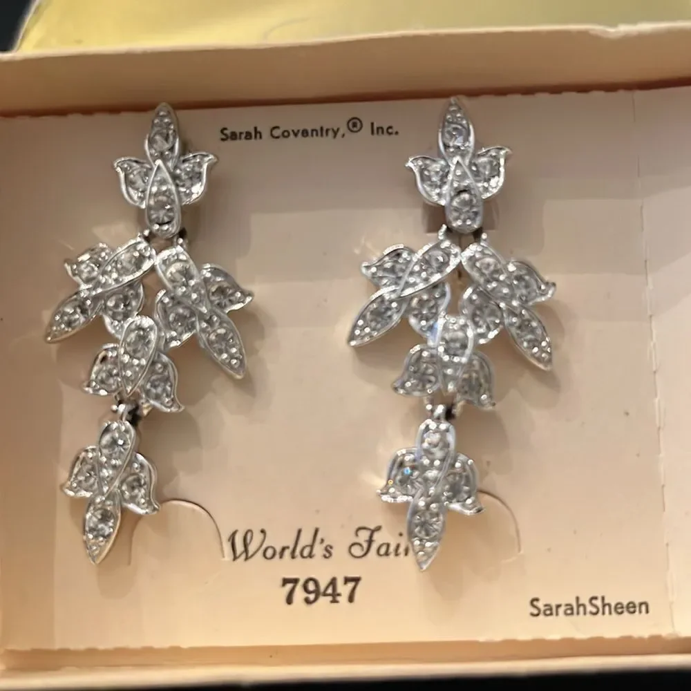 Sarah Coventry vintage 1962 Worlds Fair clip on crystal drop earrings EVC w/box